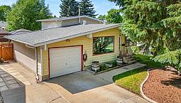 Charming 4-Level Split In Akinsdale — Price Drop! Now $439,900