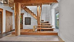 6226 Sanderson Avenue Peachland, British Columbia