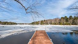 5 Bedroom Lakefront Home In Hammonds Plains