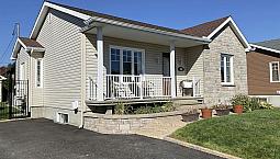 $530,000 - Bungalow For Sale In Donnacona