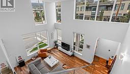 Th 2029 Curling Road North Vancouver, British Columbia