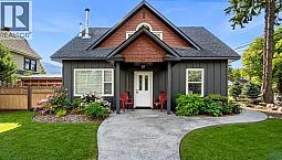 98 2Nd Avenue Nw Nakusp, British Columbia