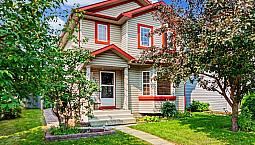 Price Drop! Updated Erin Woods Home Backing On A Greenspace