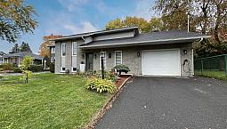 $669,000 - Bungalow For Sale In St-Basile-Le-Grand
