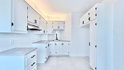 3 Et Demi - Immeuble Béton - St-léonard - Disponible
