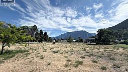 195 Hollywood Crescent Lillooet, British Columbia