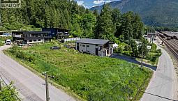98 Track Street Revelstoke, British Columbia