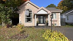 $689,000 - Bungalow For Sale In Otterburn Park