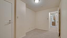 1 Bedroom - Russell Rd.