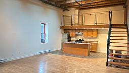 82 King Suite 403