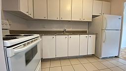 40 Alexander Street, Beautiful Deluxe One Bedroom Available