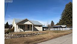 301 5Th Street Nw Nakusp, British Columbia