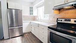 6568 Harmony Ave, Niagara Falls - 2 Bedroom Main Unit