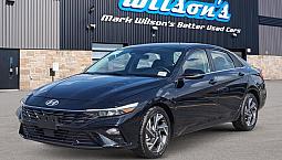 2025 Hyundai Elantra Luxury | Leather | Sunroof | Heated Seats