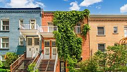 Superbe Condo Au Rdc Avec Immense Cour Arrière Et Stationnement