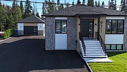 $739,000 - Bungalow For Sale In St-honore-de-chicoutimi