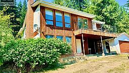 3332 Lakeview Heights Drive Sorrento, British Columbia