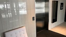 Magnifique 3 1/2 Ascenseur (Immeuble De Prestige)