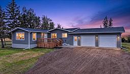•beautiful Fully Renovated Acreage •2200+sq. Ft. • 4 Bdrms