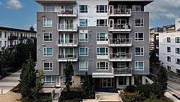 118 13963 105 Boulevard Surrey, British Columbia