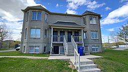 1 085 000$ - Triplex À Vendre À Chomedey