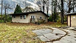 Modern 2-Bedroom, 2-Bathroom Cottage Close To Sturgeon Lake!