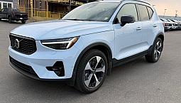 2024 Volvo Xc40 B5 Plus Dark Theme