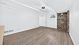 West Park Lower Unit Pet Friendly!