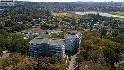 703 4011 Rainbow Hill Lane Saanich, British Columbia
