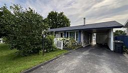 $429,900 - Bungalow For Sale In Sherbrooke (Mont-Bellevue)