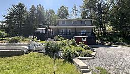 $549,000 - Bungalow For Sale In La Pêche (Wakefield)