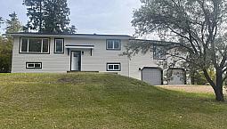 Beautiful 4-Bed 3 Bath Acreage Located In Ponoka County