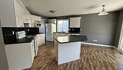 3 Bedroom Upper In Mckinley Heights!