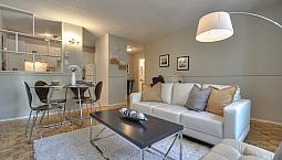 Great Location - Spacious Suites - Outdoor Pool!