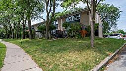 Torbolton Townhouse - 3 Bedroom Plus Den Townhouse Townhome For 