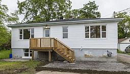 3 Bedroom Lower Unit In Triplex