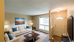 Tamarack East & West - 2 Bedroom + Den Premium House For Rent