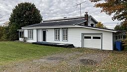 $329,000 - Split Level For Sale In Crabtree