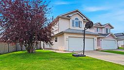 ✨ Steps To Mill Creek Ravine! Beautiful Bi-Level With Room For