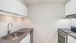 Renovated One Bedroom - Wellington Street - Downtown