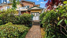 10 2235 Harbour Rd Sidney, British Columbia
