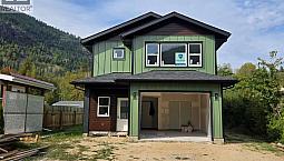209 12Th Avenue Frontage Road Genelle, British Columbia