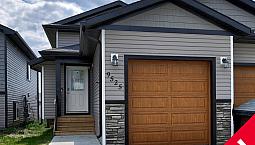 #8891- 3 Bed/1 Bath Upper With As Garage $2800 H/w/p Included