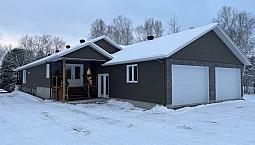 825 000$ - Bungalow À Vendre À Nd-Du-Laus