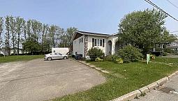 $308,000 - Bungalow For Sale In Matane