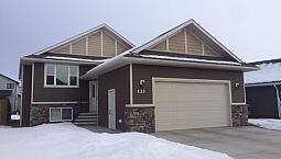 Beautiful 3 Bedroom Main Floor W/Attached Garage In Laredo!