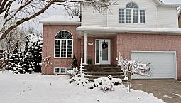 849 000$ - Maison 2 Étages À Vendre À Chambly