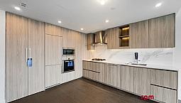 2801 13778 100 Avenue Surrey, British Columbia
