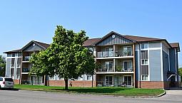 Spacious Suites Along Beautiful Crescent Lake