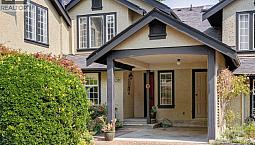 10 2566 Penrhyn St Saanich, British Columbia